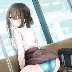 This is a pixiv picture whose title is 通勤電車でぱんつを見せてくるスーパーのバイト店員ちゃん.