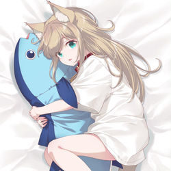 This is a pixiv picture whose title is きなこロングクッション.