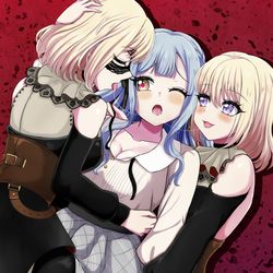 This is a pixiv picture whose title is 三角サンドされる祥子ちゃん♡.