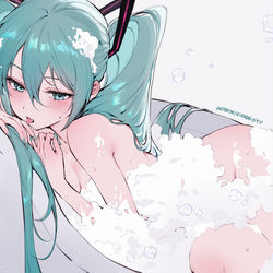 This is a pixiv picture whose title is 初音ミクのお風呂.