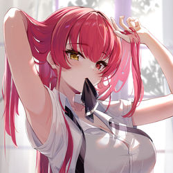 This is a pixiv picture whose title is 朝の身支度をするJKマリン船長.