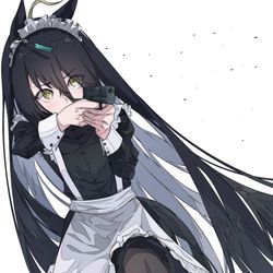 This is a pixiv picture whose title is メイド+銃.
