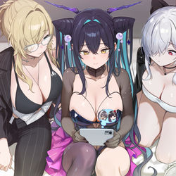 This is a pixiv picture whose title is 何を見てるの？.