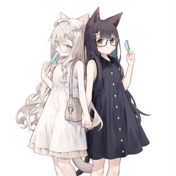 This is a pixiv picture whose title is はんぶんこするねこ.
