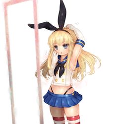 This is a pixiv picture whose title is お面のズレを直す島風ちゃん.