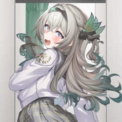 This is a pixiv picture whose title is 「…………どう、かな？」.