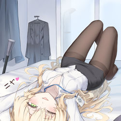 This is a pixiv picture whose title is ニヤニヤ教授.