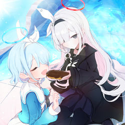 This is a pixiv picture whose title is あーん💙💜.