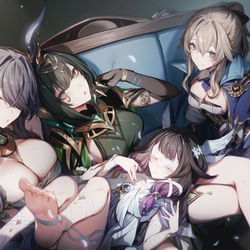 This is a pixiv picture whose title is 月.