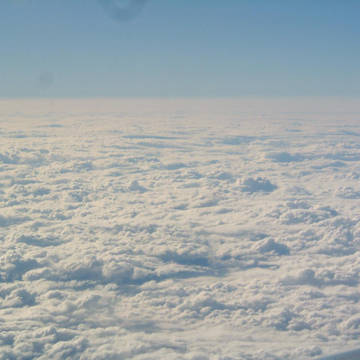 飛行機から雲