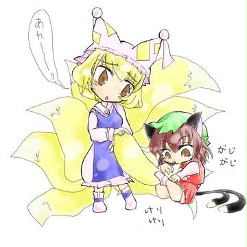 きちゅねのママンのしっぽで遊ぶいたじゅら子猫