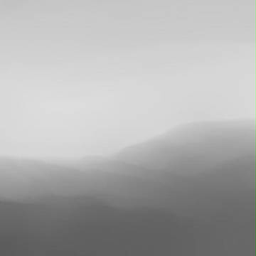 濃霧の山