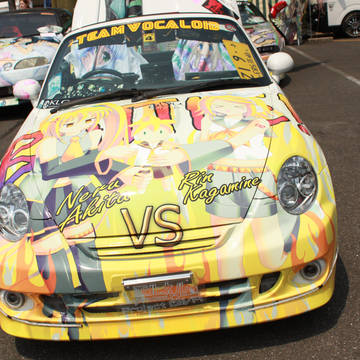 亞北ネル＆鏡音リン　痛車完成！