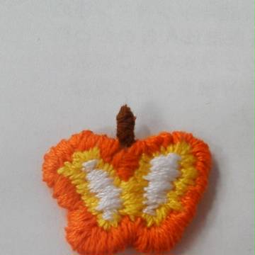 りんごは即刻刺繍せよ！ワッペンと化したりんご