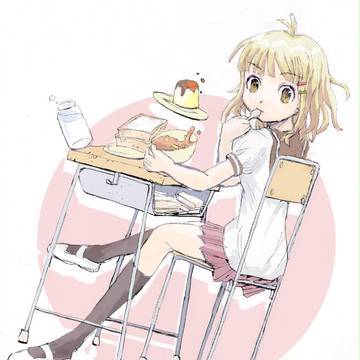 美味そうに給食を食べる櫻子