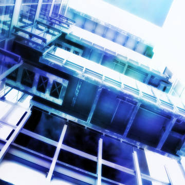 【フリー素材】 空へ向かう鉄骨