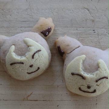 エネコのいちごメロンパン