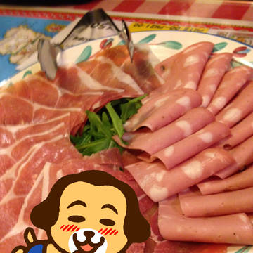 ハムに包まれて眠りたいワン・・・