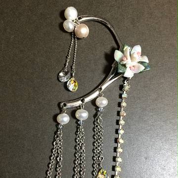 陶器のお花とパール付きフリンジのイヤーフック