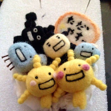 羊毛フェルトで手鏡デコ ~もやしもんかもしver~