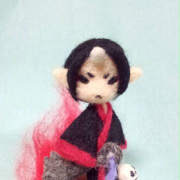 羊毛フェルトで鬼灯様