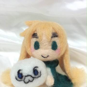 羊毛フェルトでうさりすともちめり