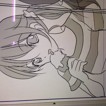 アイスクリームを食べる女の子