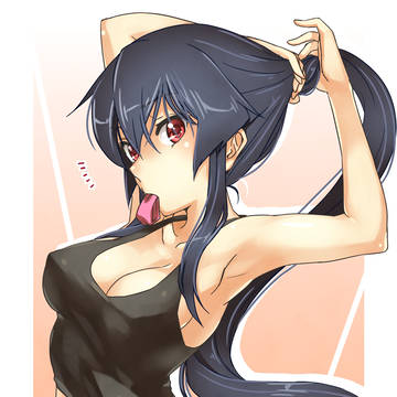 タンクトップホットパンツ矢矧