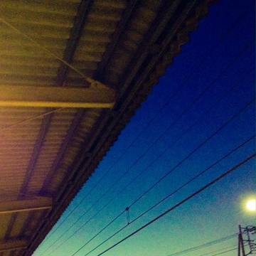 電車はまだ来ない