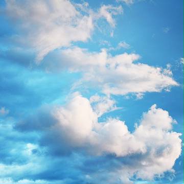浮かぶ雲