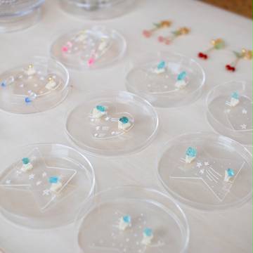 宇宙を書いたり鉱物を作ったり