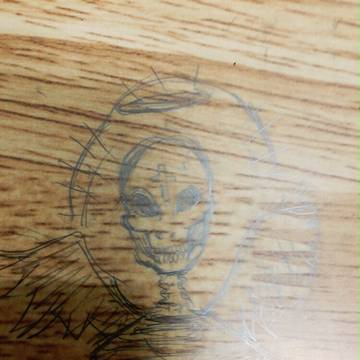 机に落書きしてみた笑