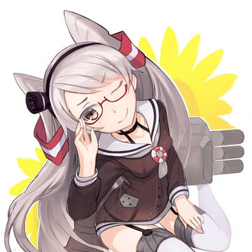 提督提督！眼鏡、似合うかな？