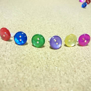【おそ松さん】お好きな松を♪ぷっくりボタンのピアス【UVレジン】