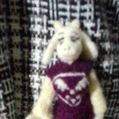 羊毛フェルトでundertal８_Toriel