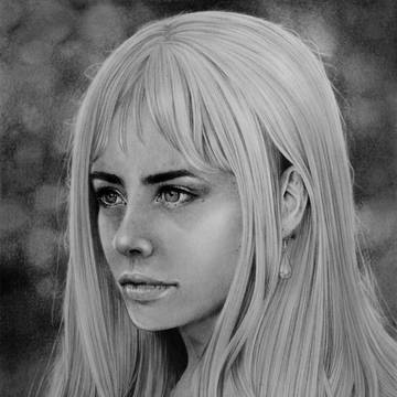 女