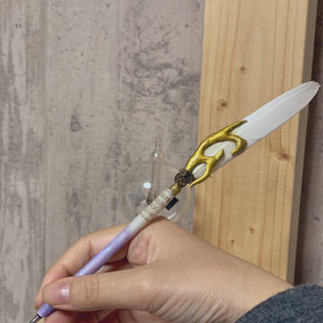 スミレの羽根ペン