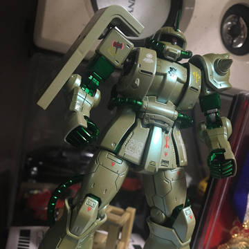 鋼普拉
