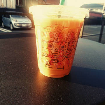 スタバのコーヒーにイナズマイレブンの壁山を描いた