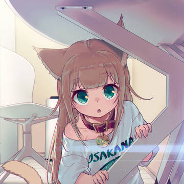 テーブルの下に隠れるのが好きみたいです