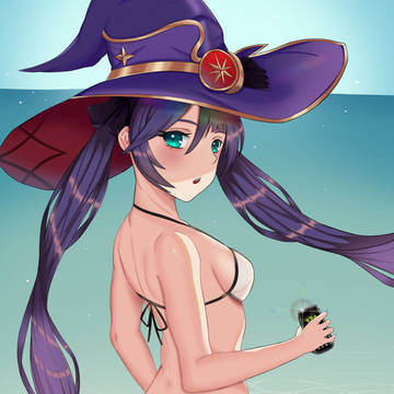 Mona 🍑 at the beach