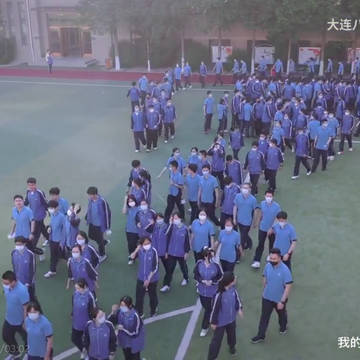 毕业了