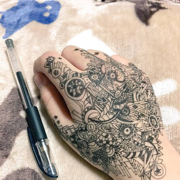 手に落書き