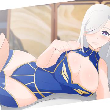 shenhe doing cosplay