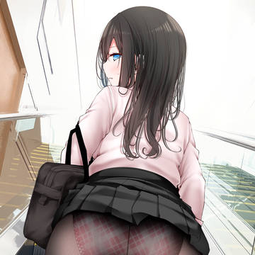 通勤道中のエスカレーターでぱんつを見せてくる黒髪JK
