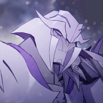 8月