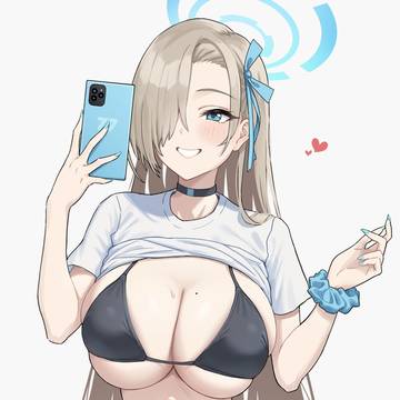 👙📱