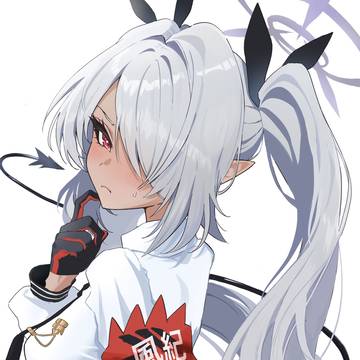 銀鏡イオリ