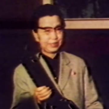 持m16的江青