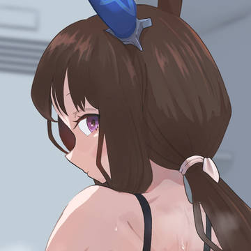 着替え中のアヤベさん（下にセリフ差分あり！）